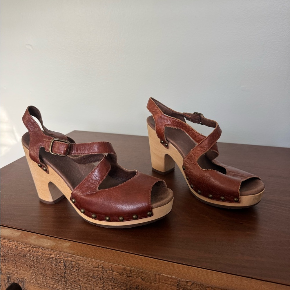 UGG Nordstrom Brown Leather Mules with Tan Wooden Heel Size 8
